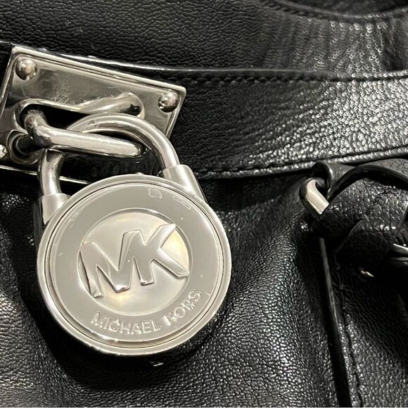 Michael Kors Black Hamilton Slouch Satchel Pebbled Soft Leather Silver Padlock - Picture 3 of 16